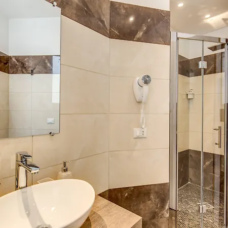 桥梁套房住宿加早餐旅馆 4*